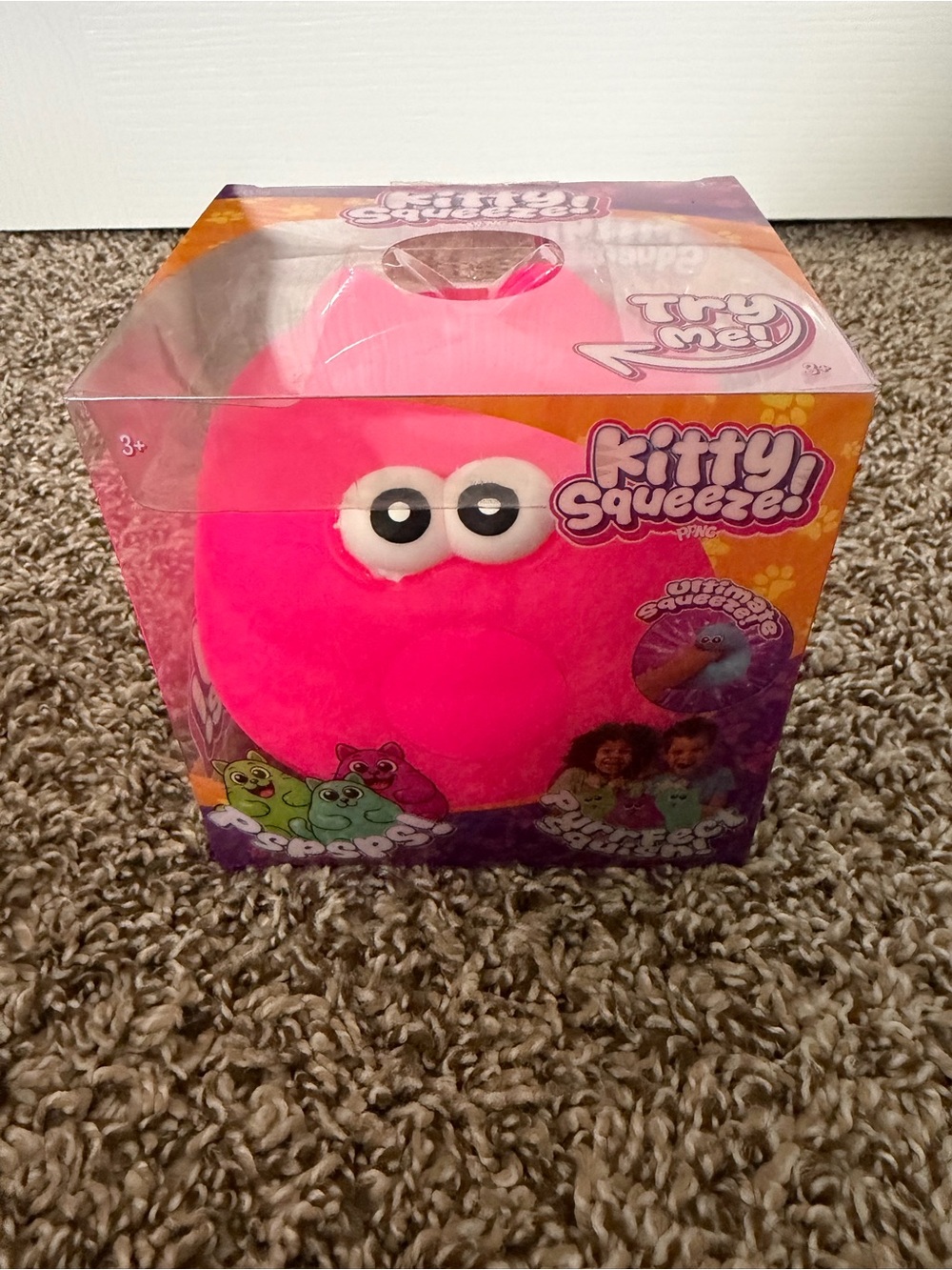 Squeeze Kitty Squeeze squishy fidget toy - Bright Pink